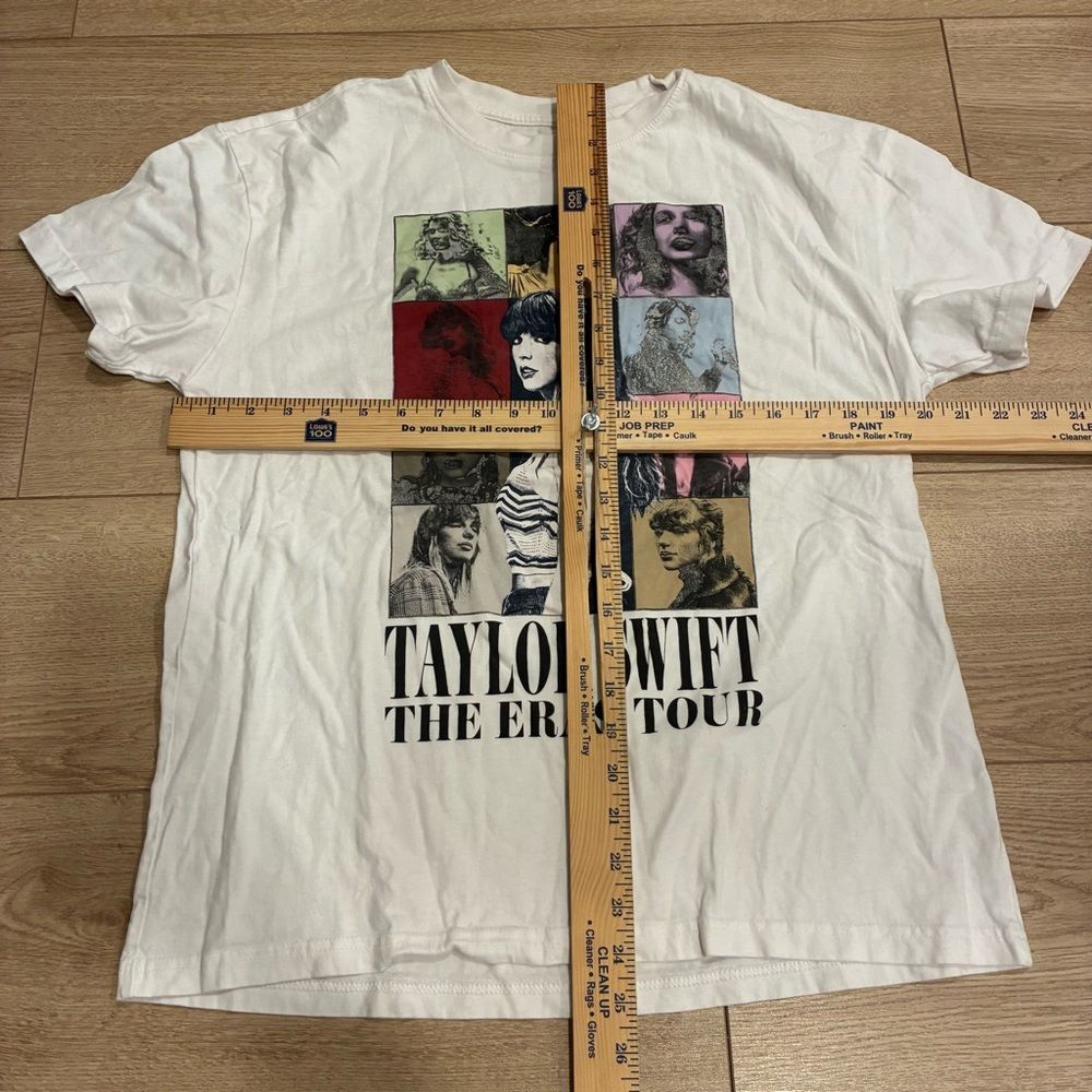 Taylor Swift Official The Eras Tour Cotton Short Sleeve White T-shirt Size M - Picture 3 of 5
